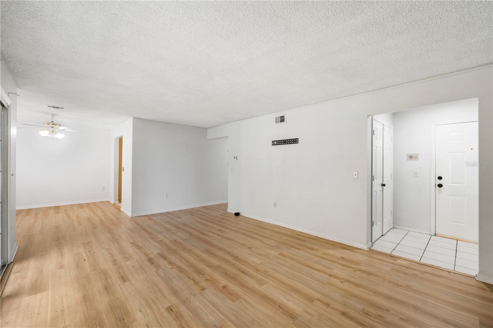 4160 VERSAILLES DR #4160D, ORLANDO, FL, 32808