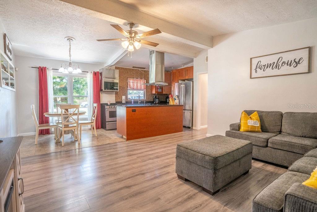 102 S SUNLAND DR, SANFORD, FL, 32773