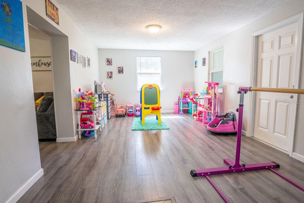 102 S SUNLAND DR, SANFORD, FL, 32773