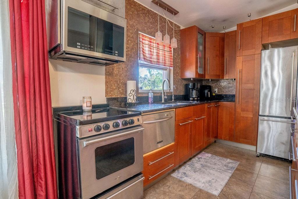 102 S SUNLAND DR, SANFORD, FL, 32773