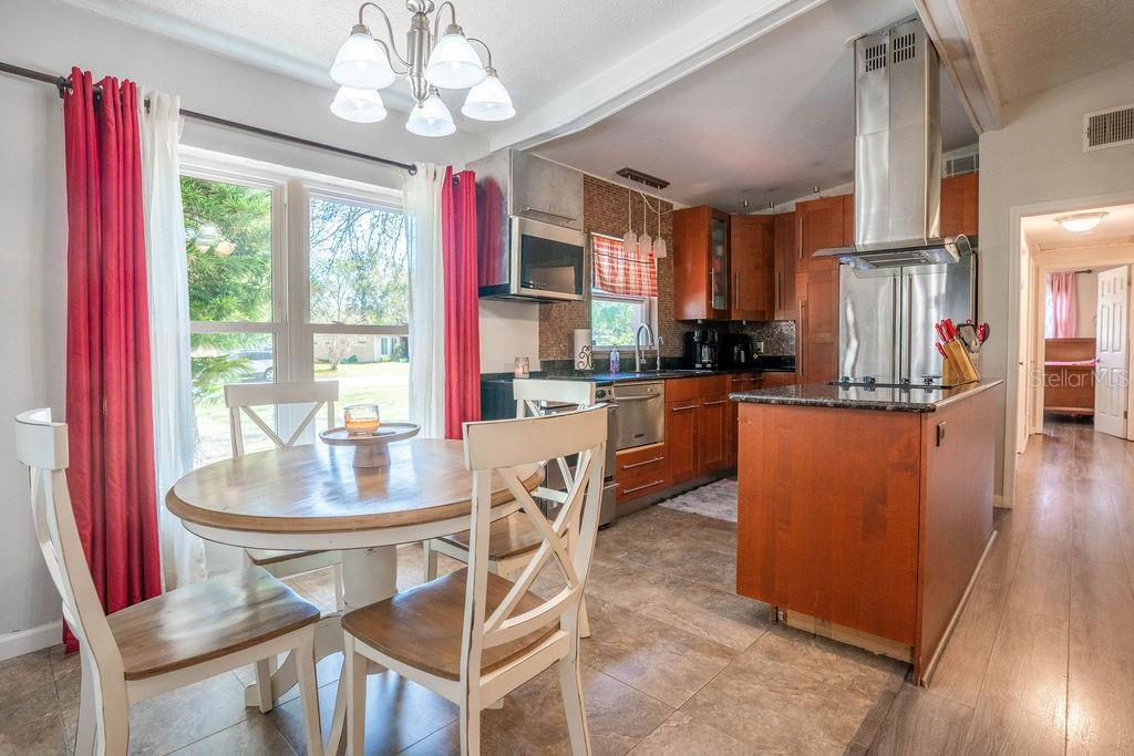 102 S SUNLAND DR, SANFORD, FL, 32773