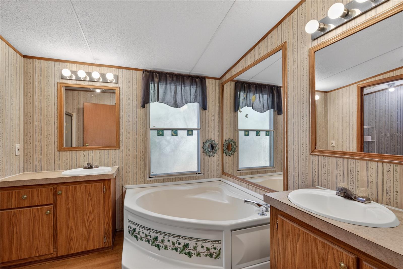 17285 SE 248TH TER, UMATILLA, FL, 32784