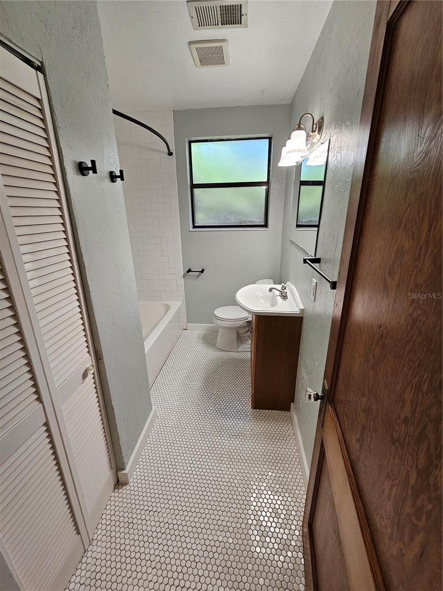 1115 NE 11TH AVE, GAINESVILLE, FL, 32601