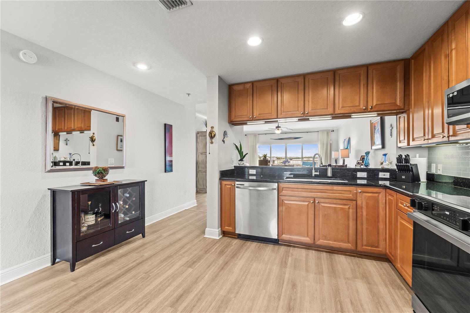 425 150TH AVE #2303, MADEIRA BEACH, FL, 33708