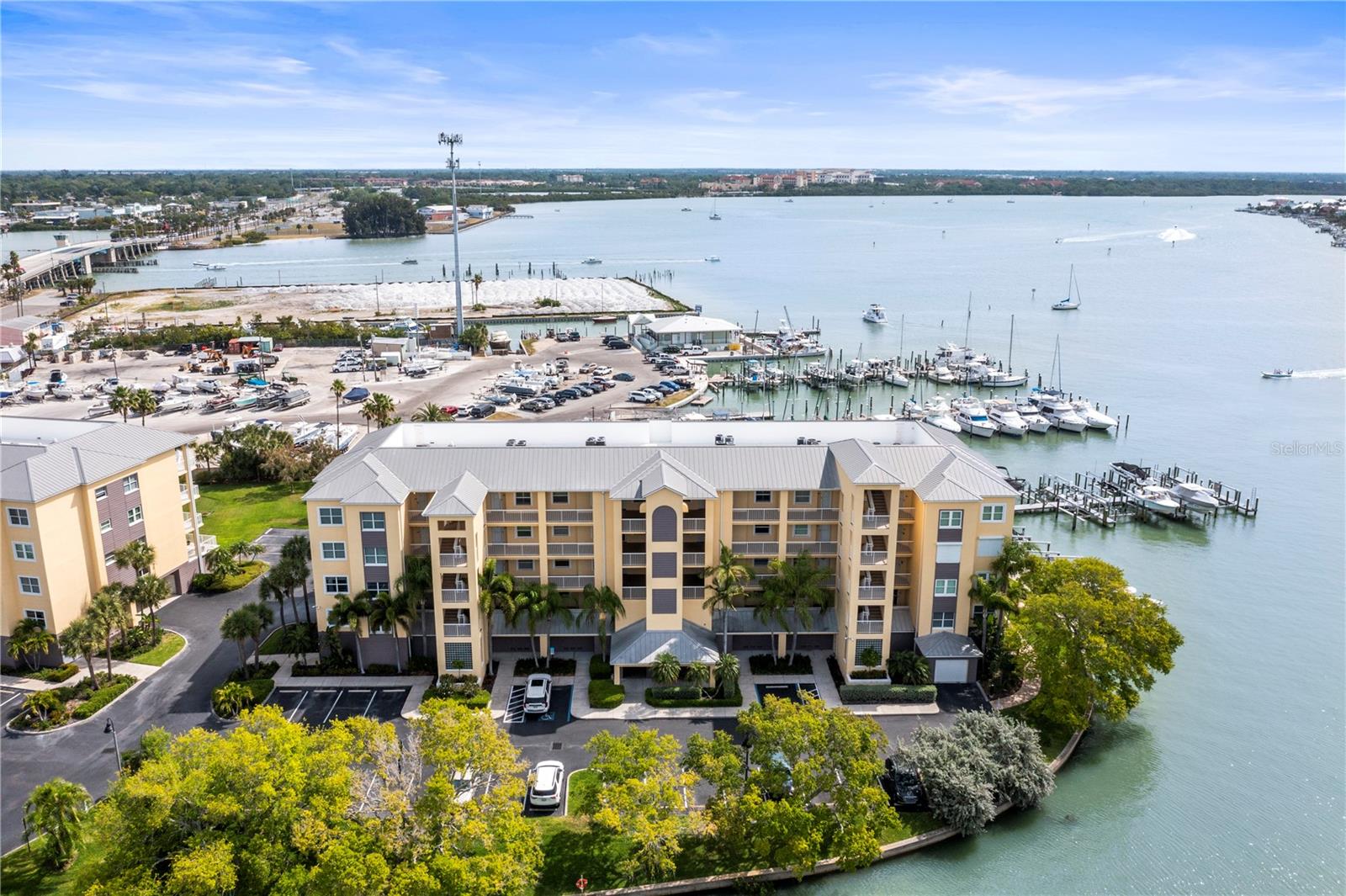 425 150TH AVE #2303, MADEIRA BEACH, FL, 33708