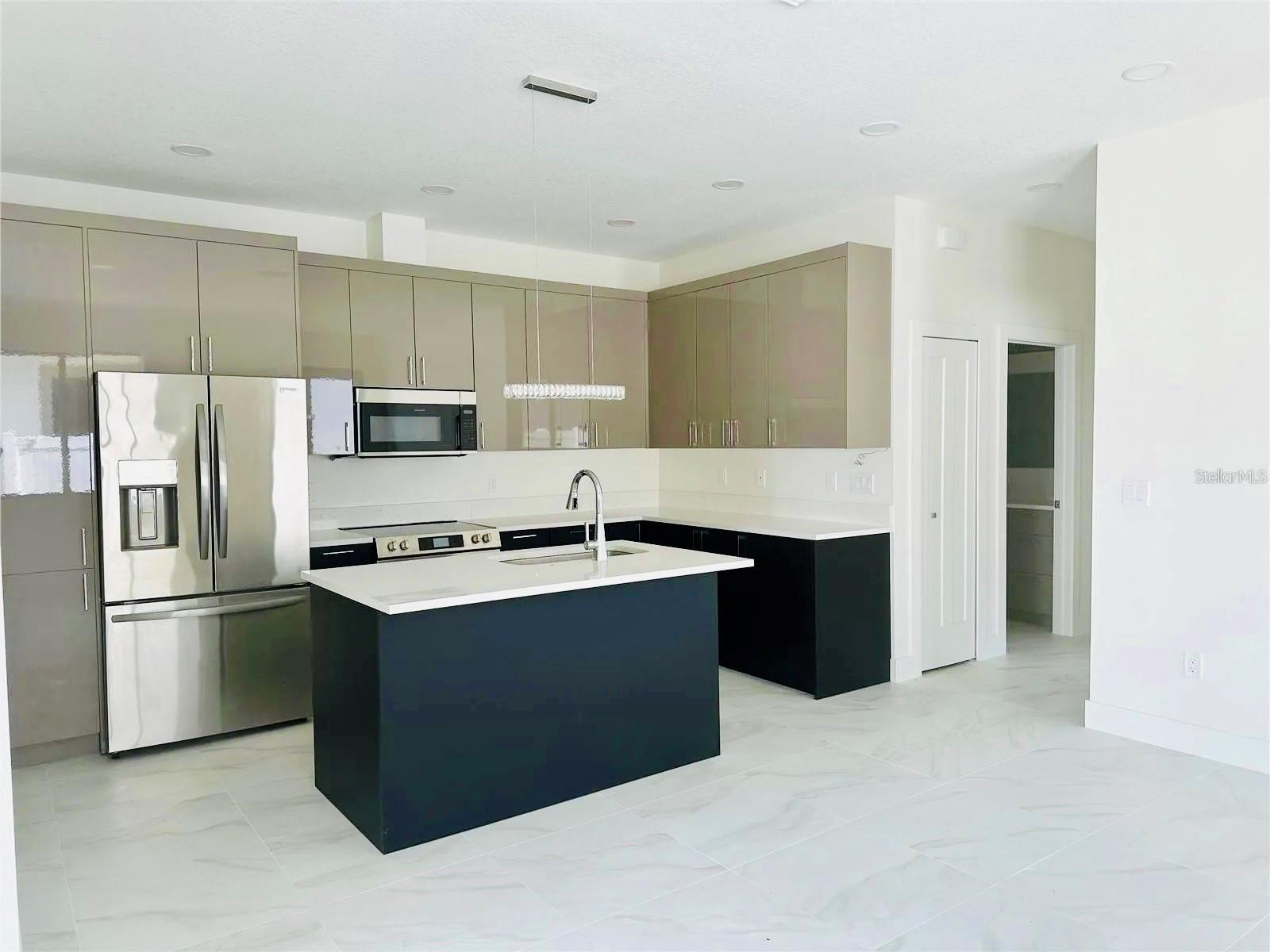 4106 N THATCHER AVE #A, TAMPA, FL, 33614