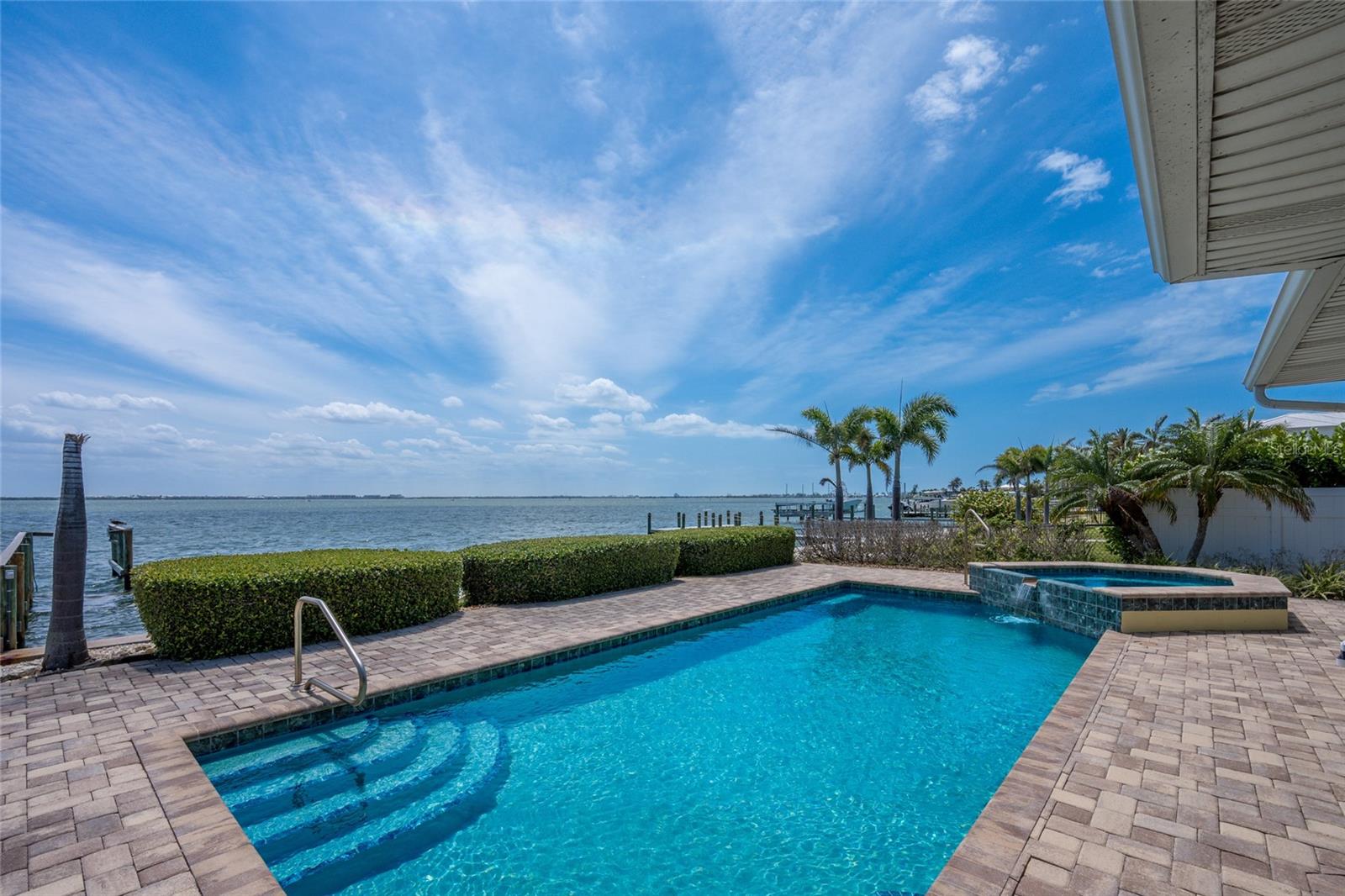 633 KEY ROYALE DR, HOLMES BEACH, FL, 34217