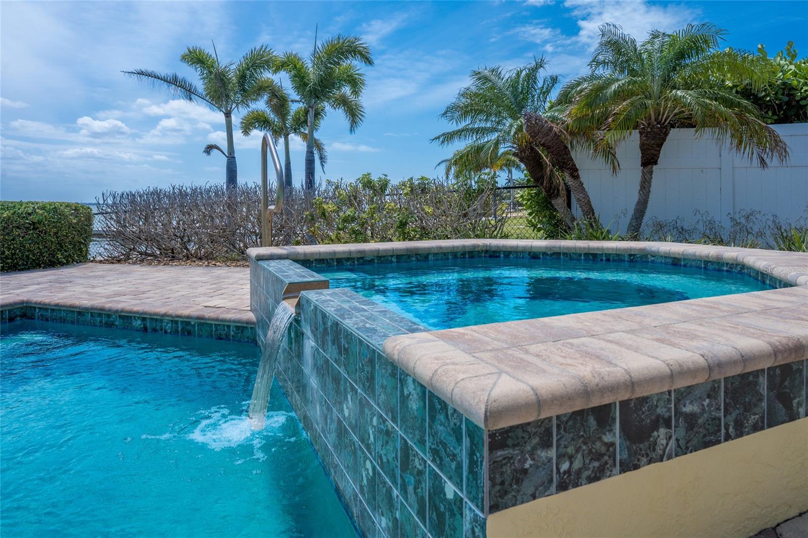 633 KEY ROYALE DR, HOLMES BEACH, FL, 34217