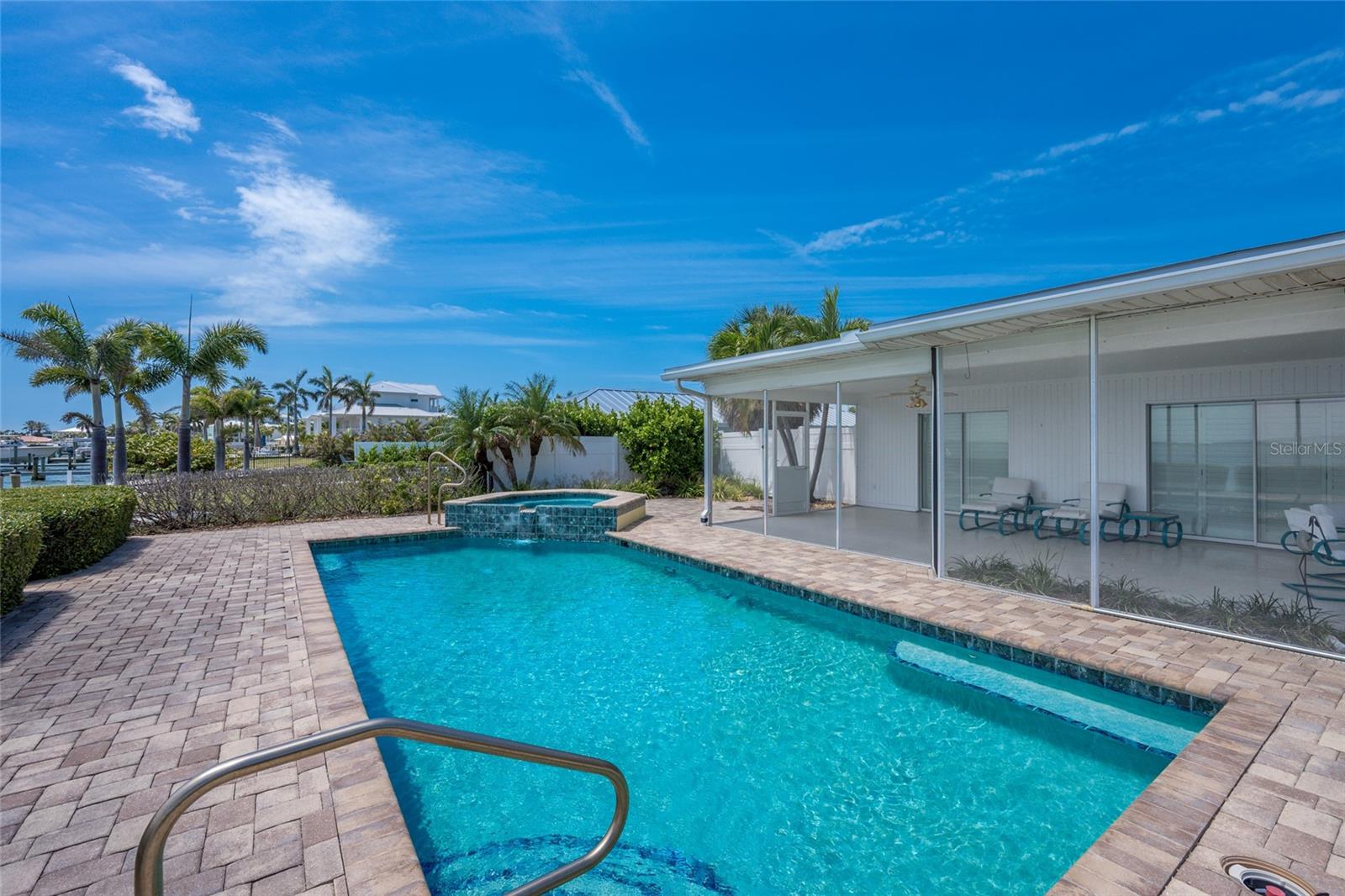 633 KEY ROYALE DR, HOLMES BEACH, FL, 34217