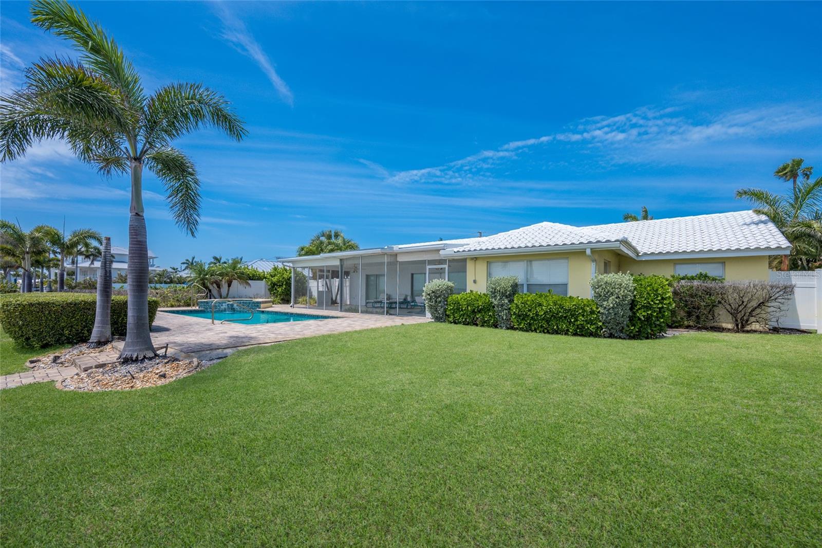 633 KEY ROYALE DR, HOLMES BEACH, FL, 34217
