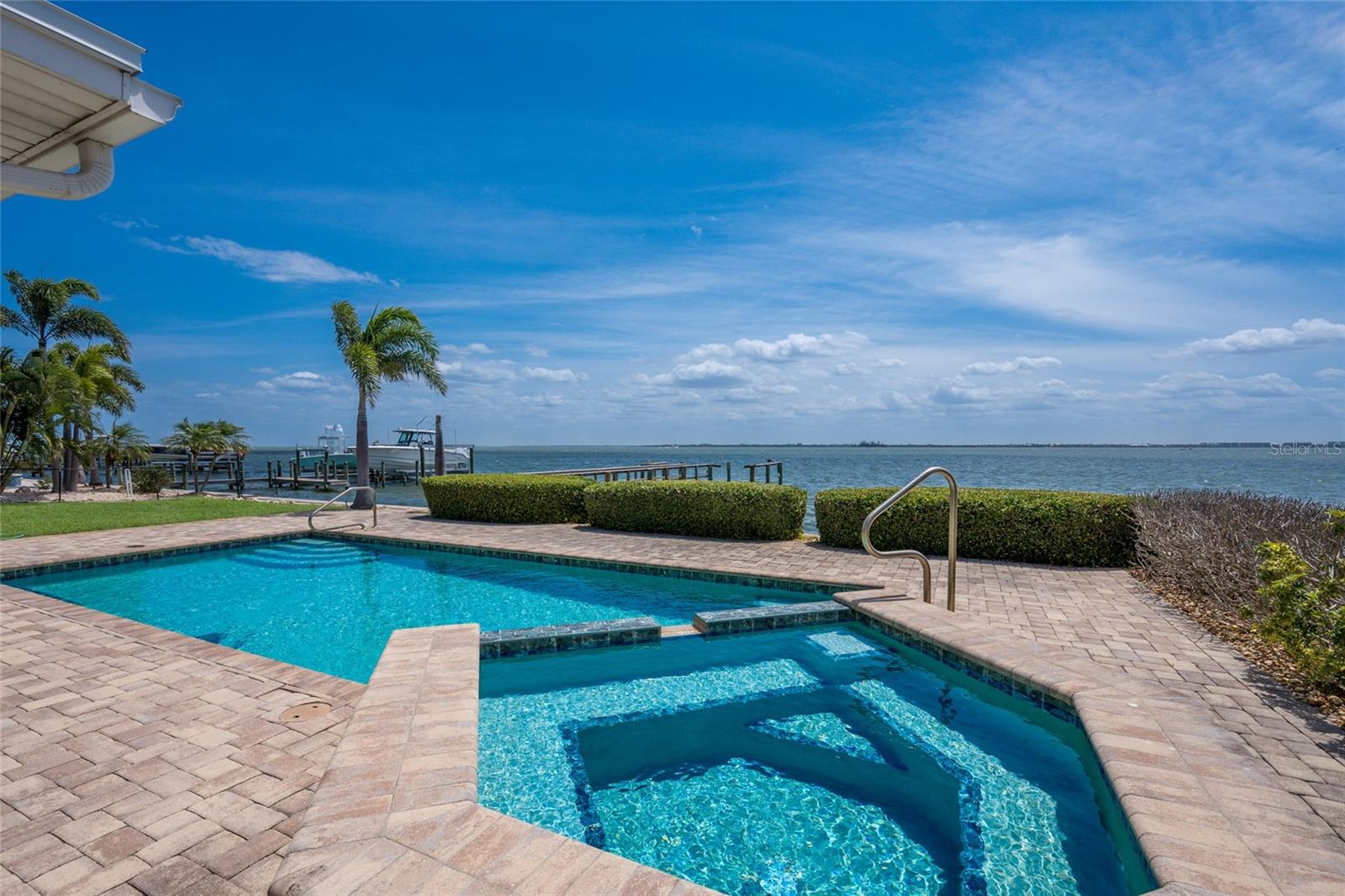 633 KEY ROYALE DR, HOLMES BEACH, FL, 34217
