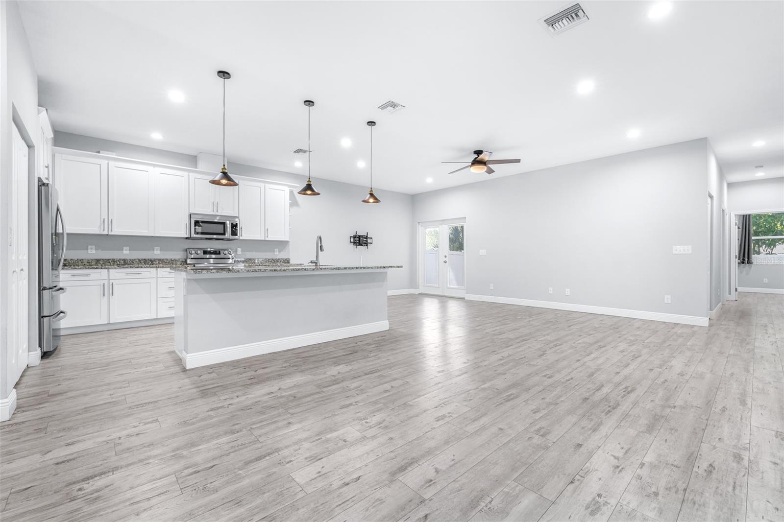 1505 E NORTH BAY ST, TAMPA, FL, 33610