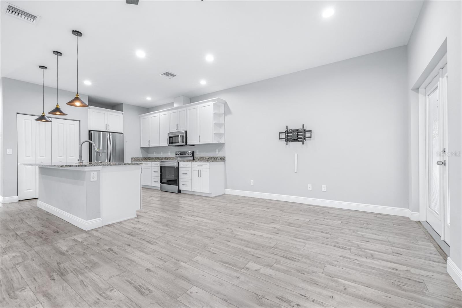 1505 E NORTH BAY ST, TAMPA, FL, 33610