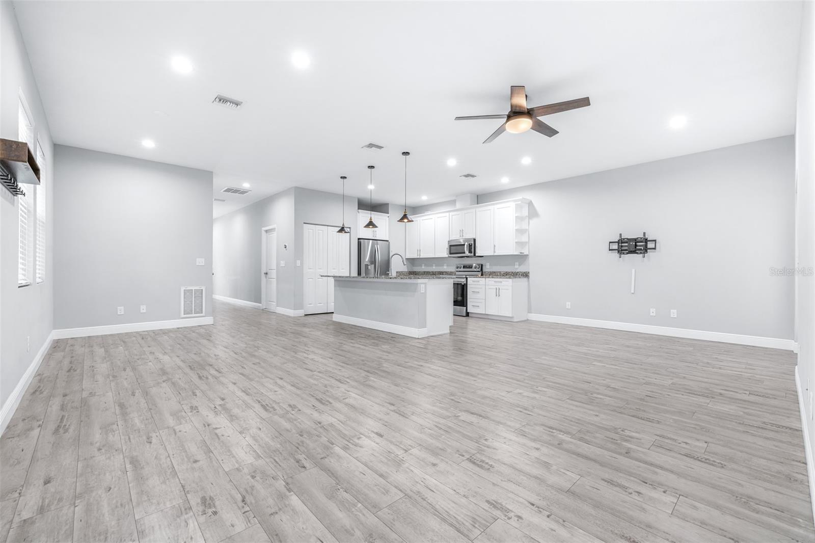 1505 E NORTH BAY ST, TAMPA, FL, 33610