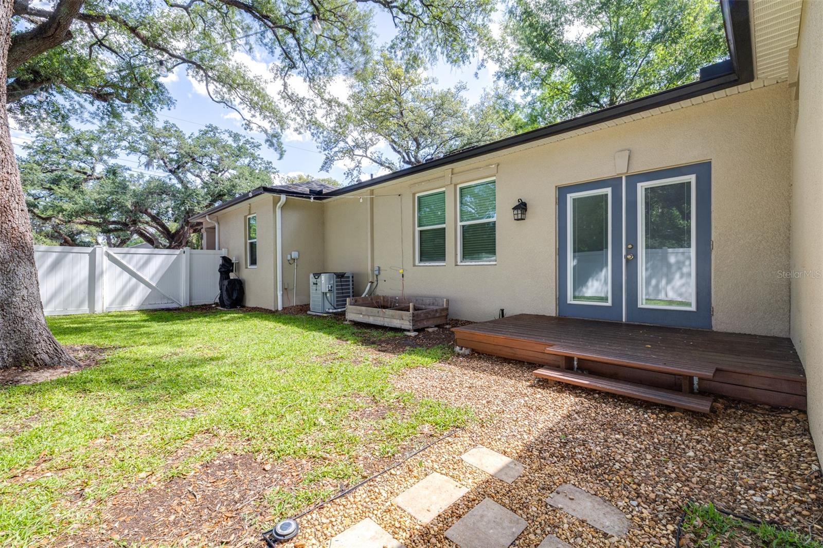 1505 E NORTH BAY ST, TAMPA, FL, 33610