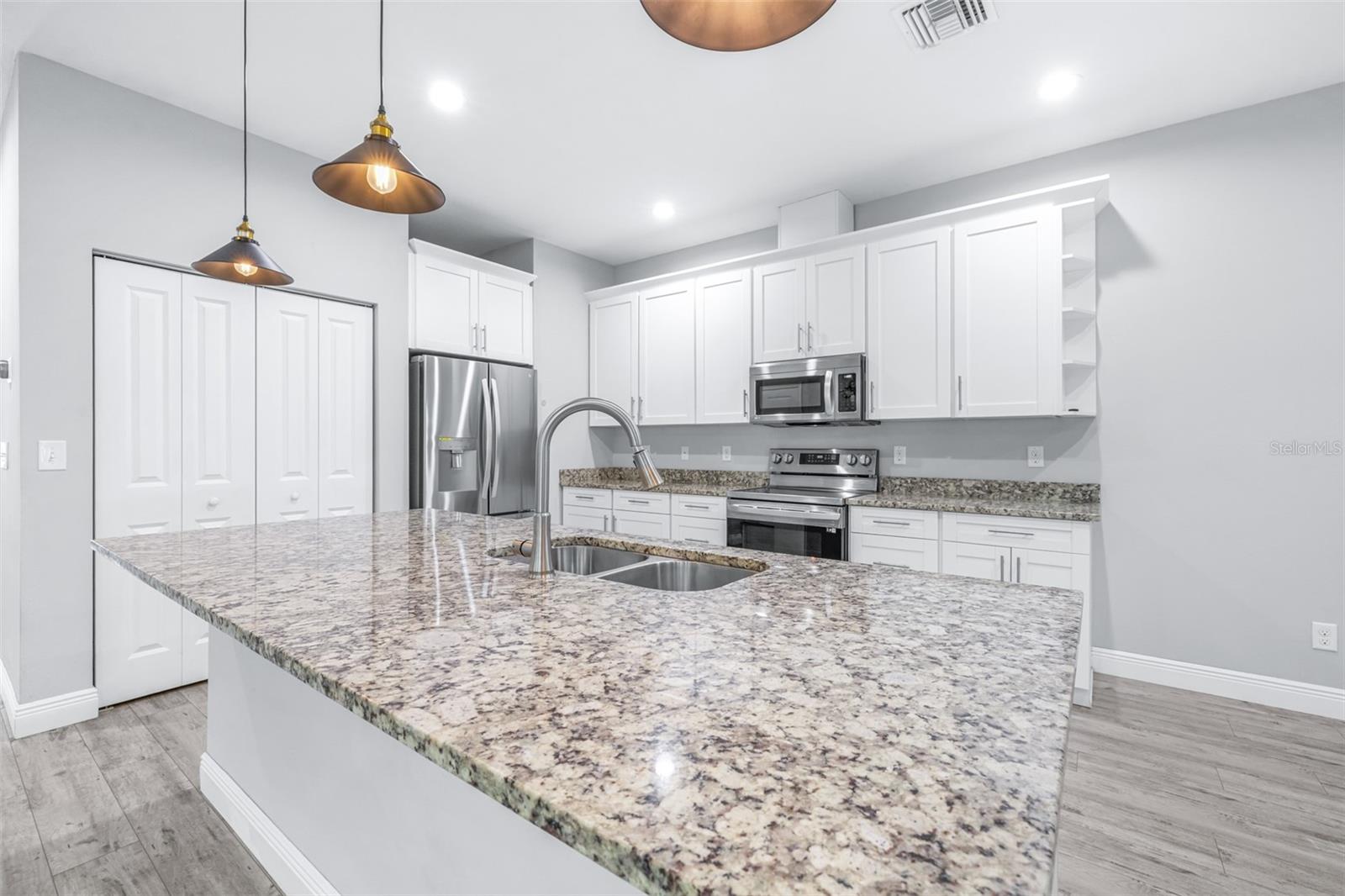 1505 E NORTH BAY ST, TAMPA, FL, 33610