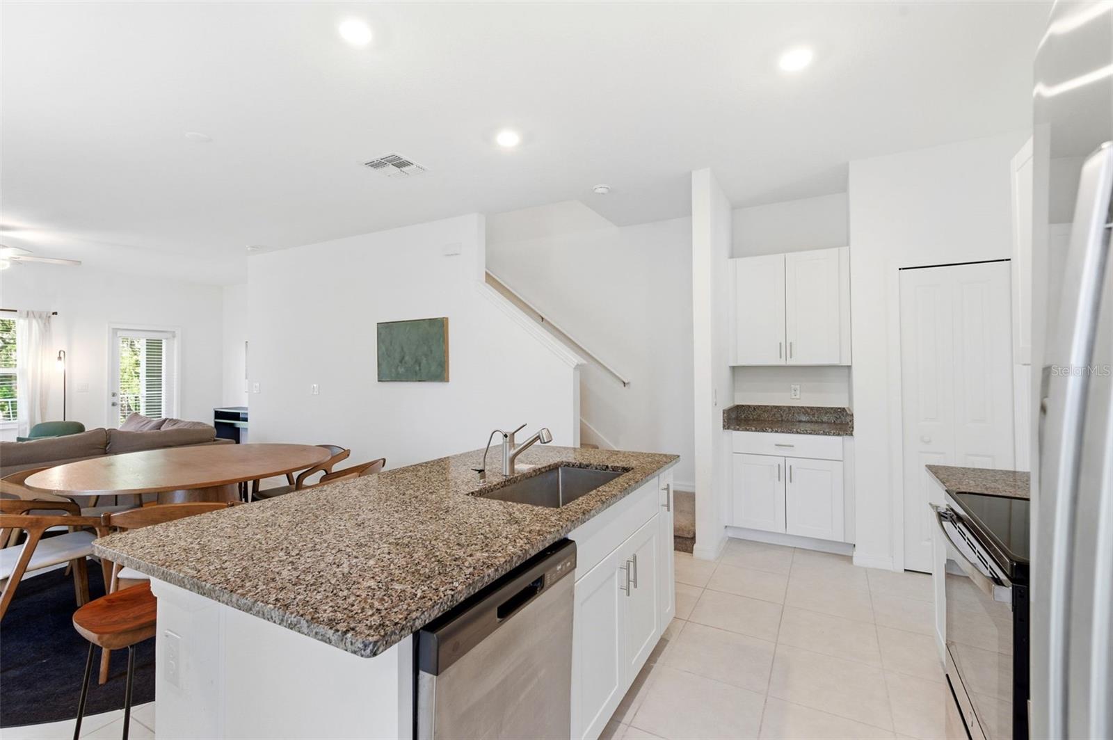 873 TENNYSON MILL CIR, TAMPA, FL, 33619