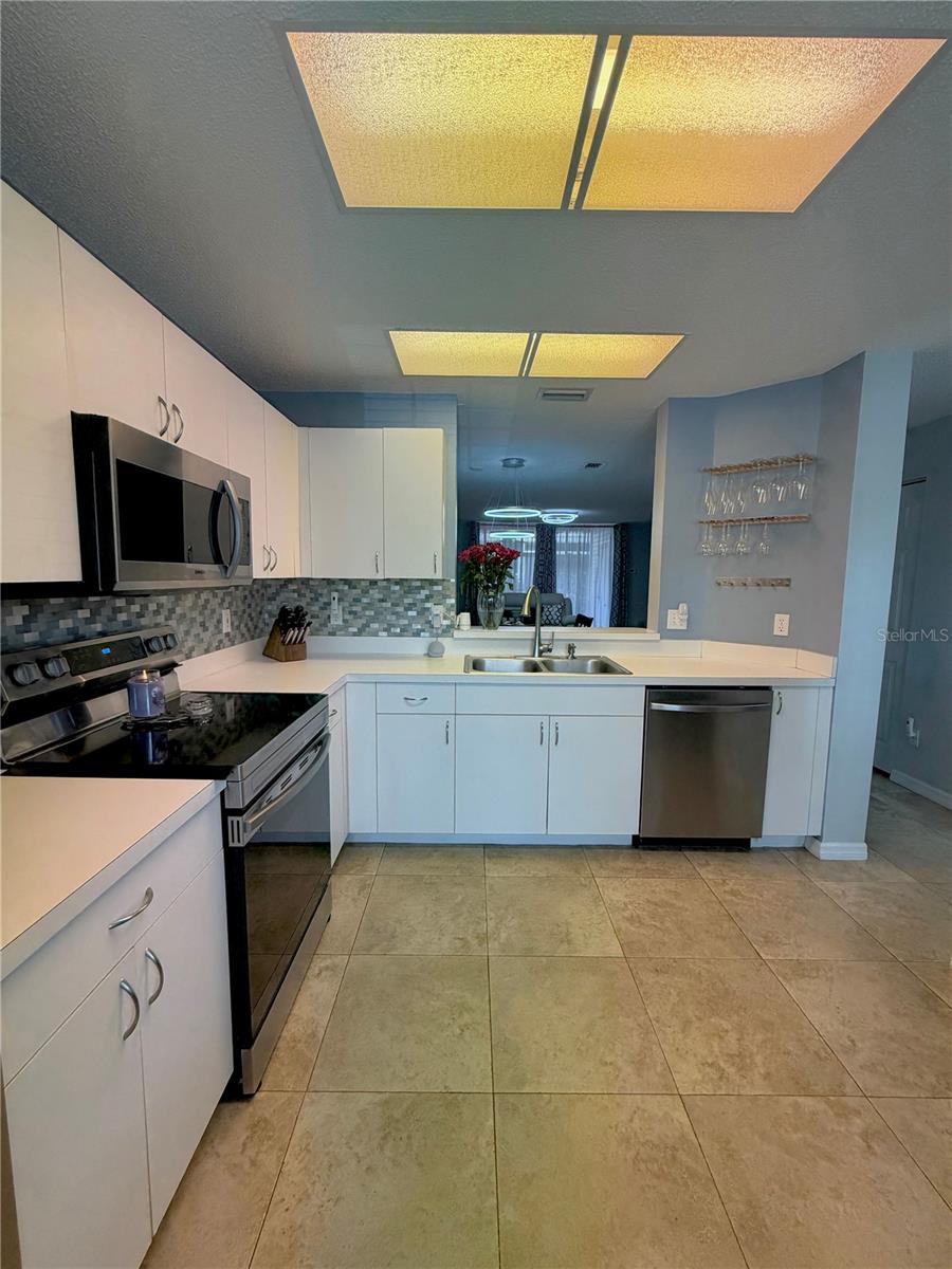 2122 CLOVER HILL RD, PALM HARBOR, FL, 34683