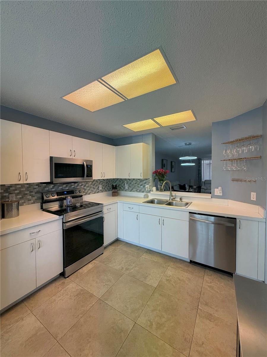 2122 CLOVER HILL RD, PALM HARBOR, FL, 34683