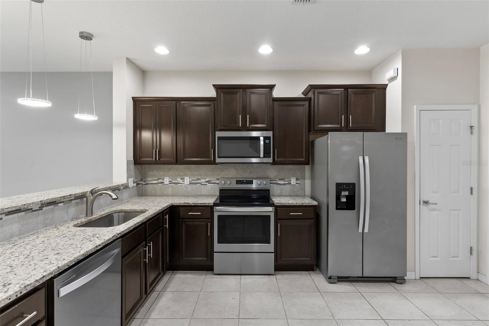 1121 PAVIA DR, APOPKA, FL, 32703