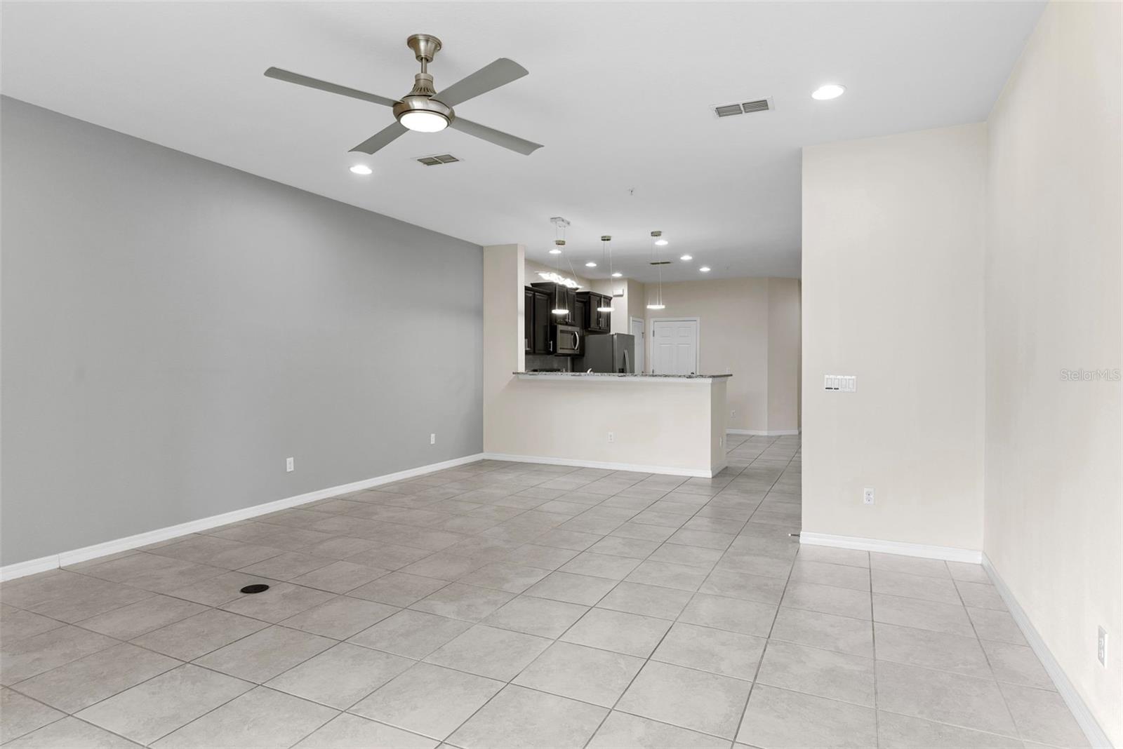 1121 PAVIA DR, APOPKA, FL, 32703