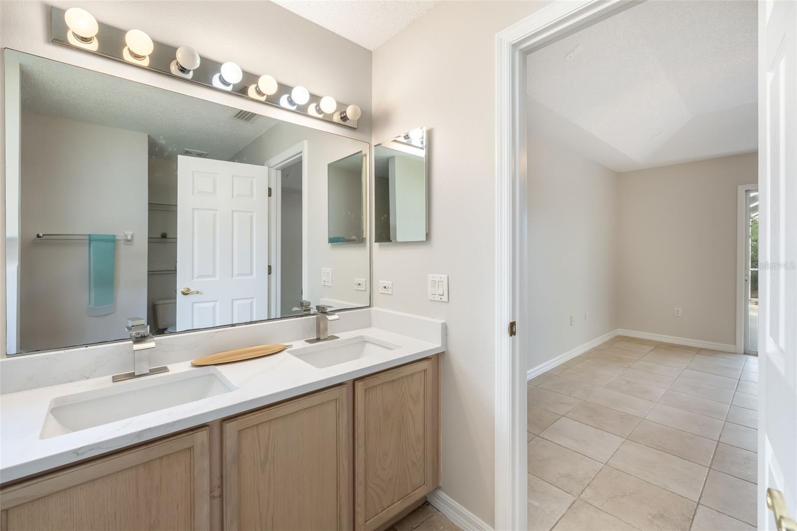 19 PRESTWICK LN, PALM COAST, FL, 32164