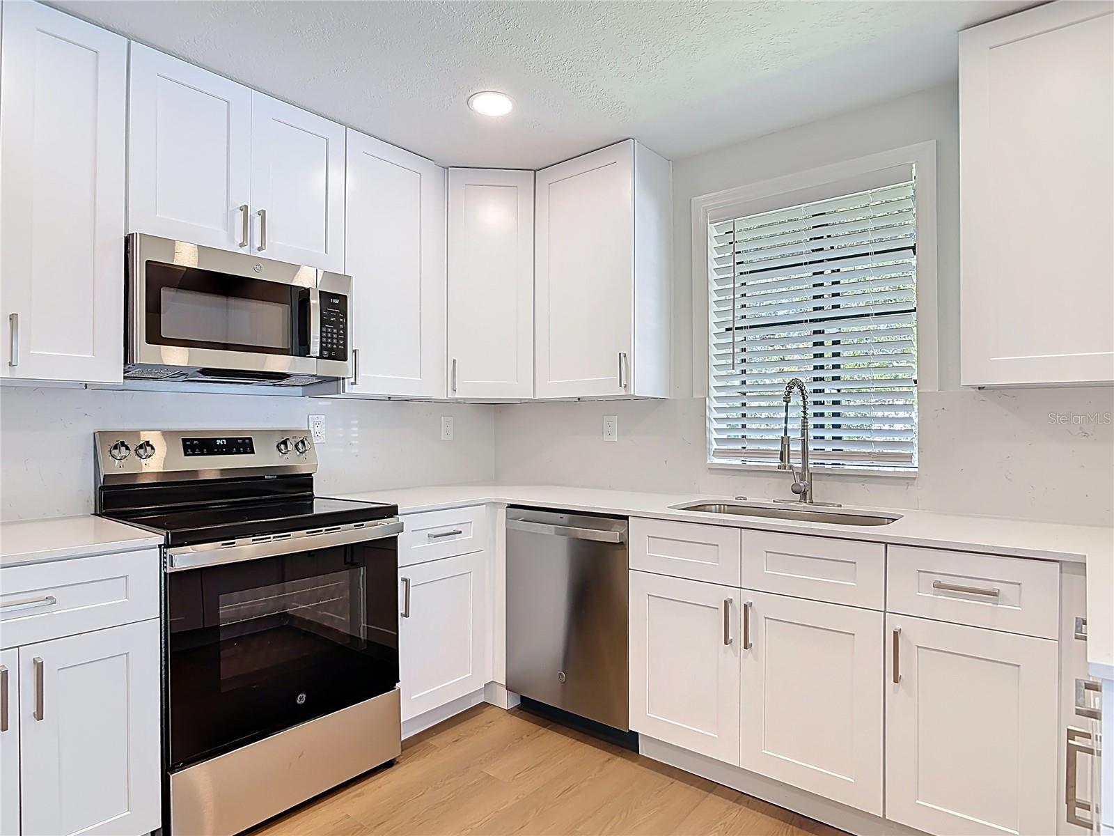 1415 FRANCES DR, DAYTONA BEACH, FL, 32124