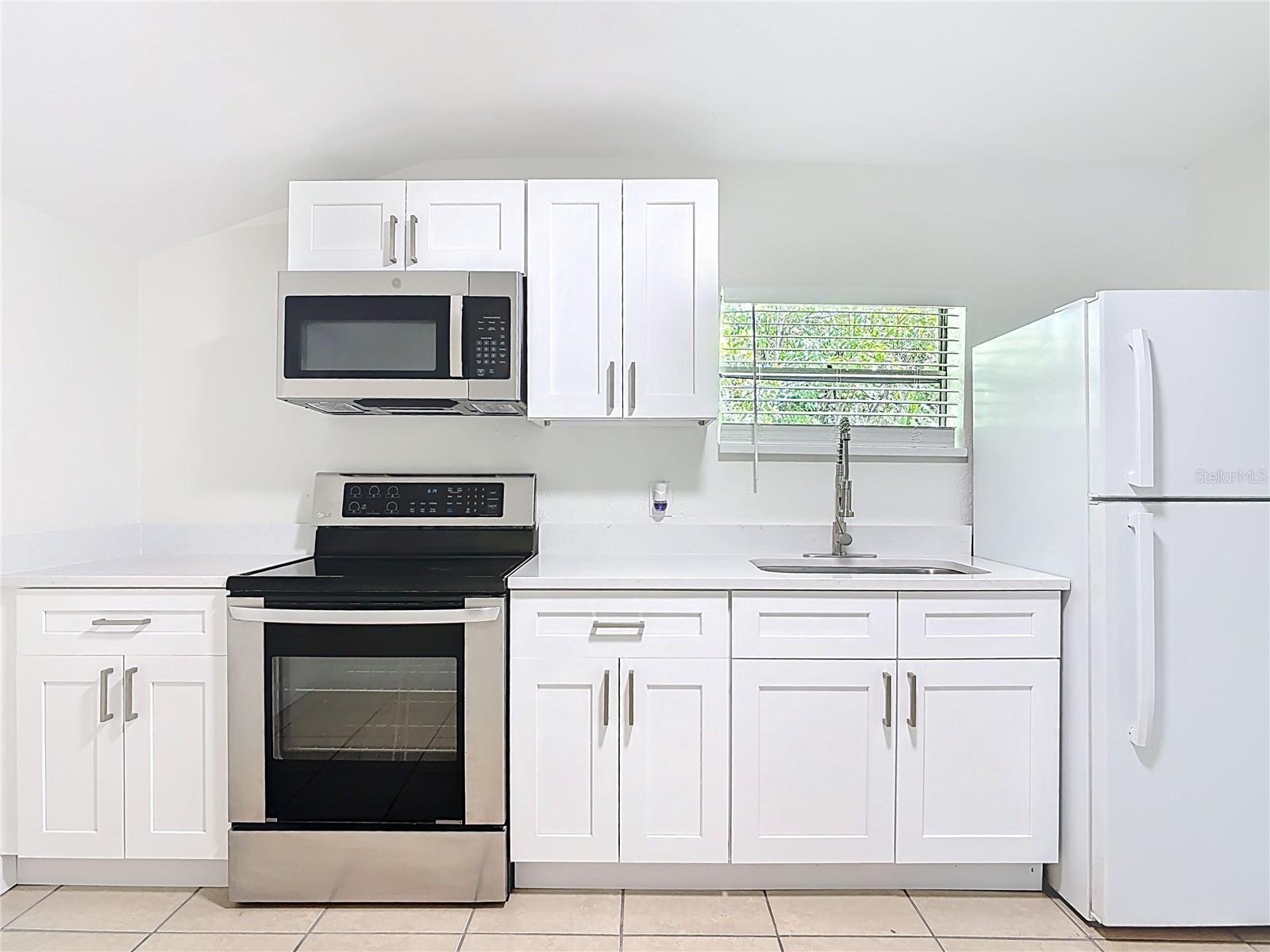 1415 FRANCES DR, DAYTONA BEACH, FL, 32124