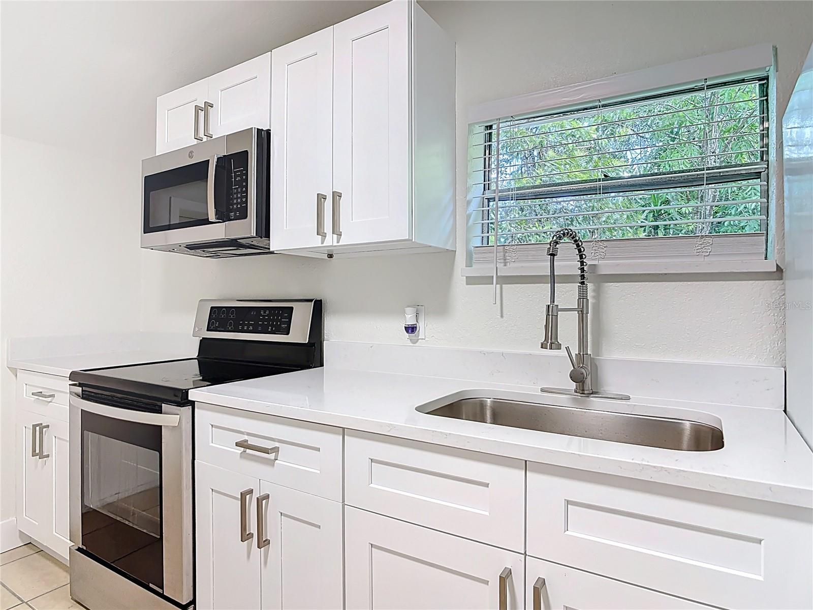 1415 FRANCES DR, DAYTONA BEACH, FL, 32124