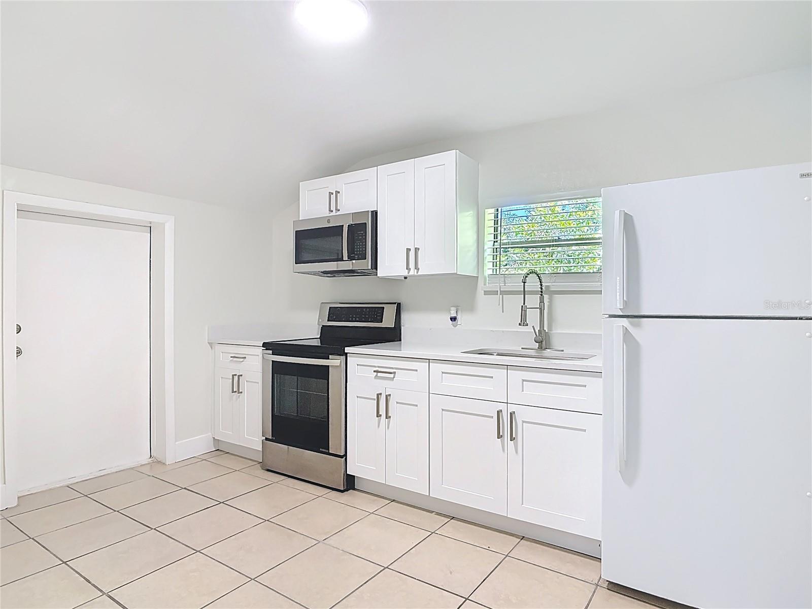 1415 FRANCES DR, DAYTONA BEACH, FL, 32124