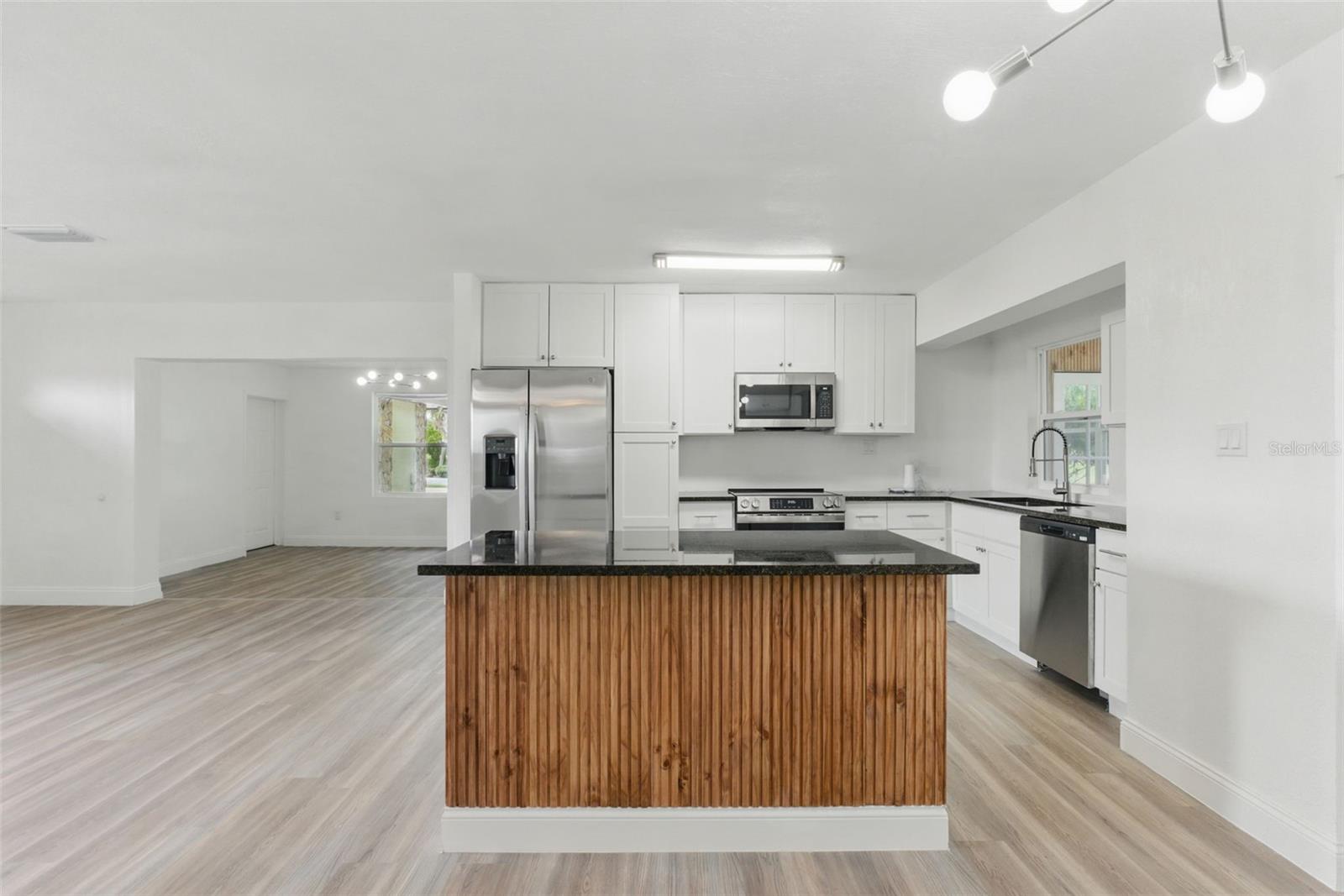 8812 OAKWOOD DR, LAKE WALES, FL, 33898