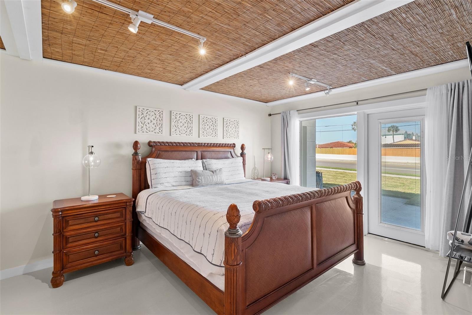 439 CAUSEWAY BLVD, DUNEDIN, FL, 34698