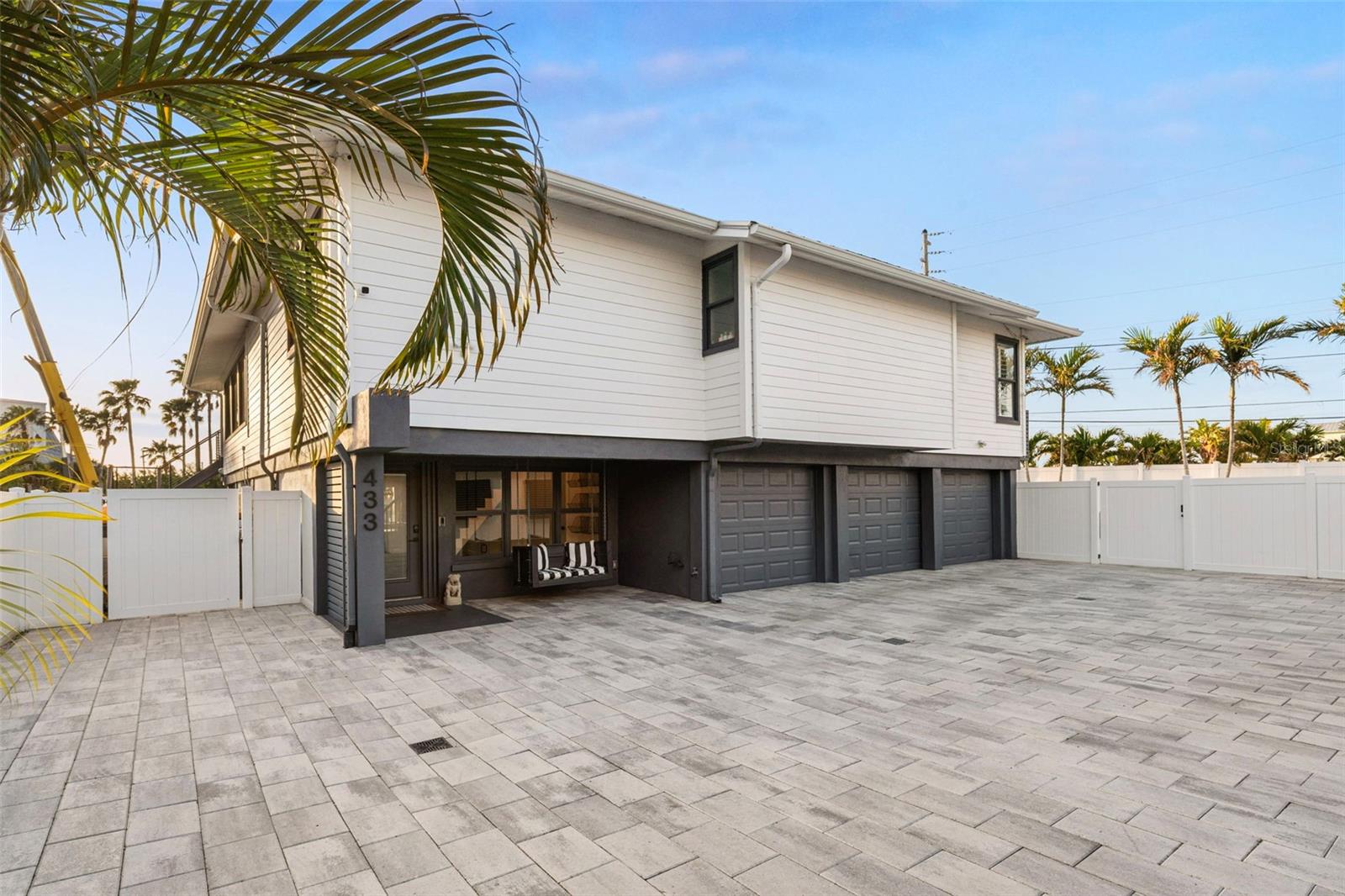 439 CAUSEWAY BLVD, DUNEDIN, FL, 34698