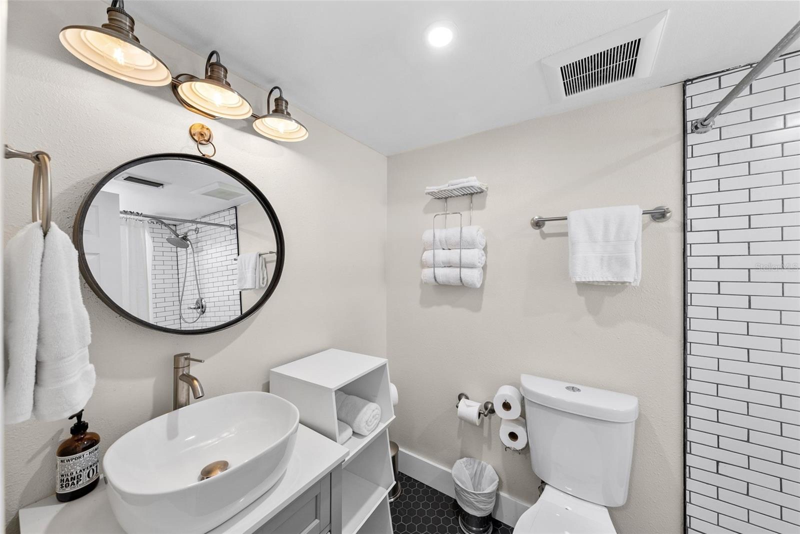 439 CAUSEWAY BLVD, DUNEDIN, FL, 34698