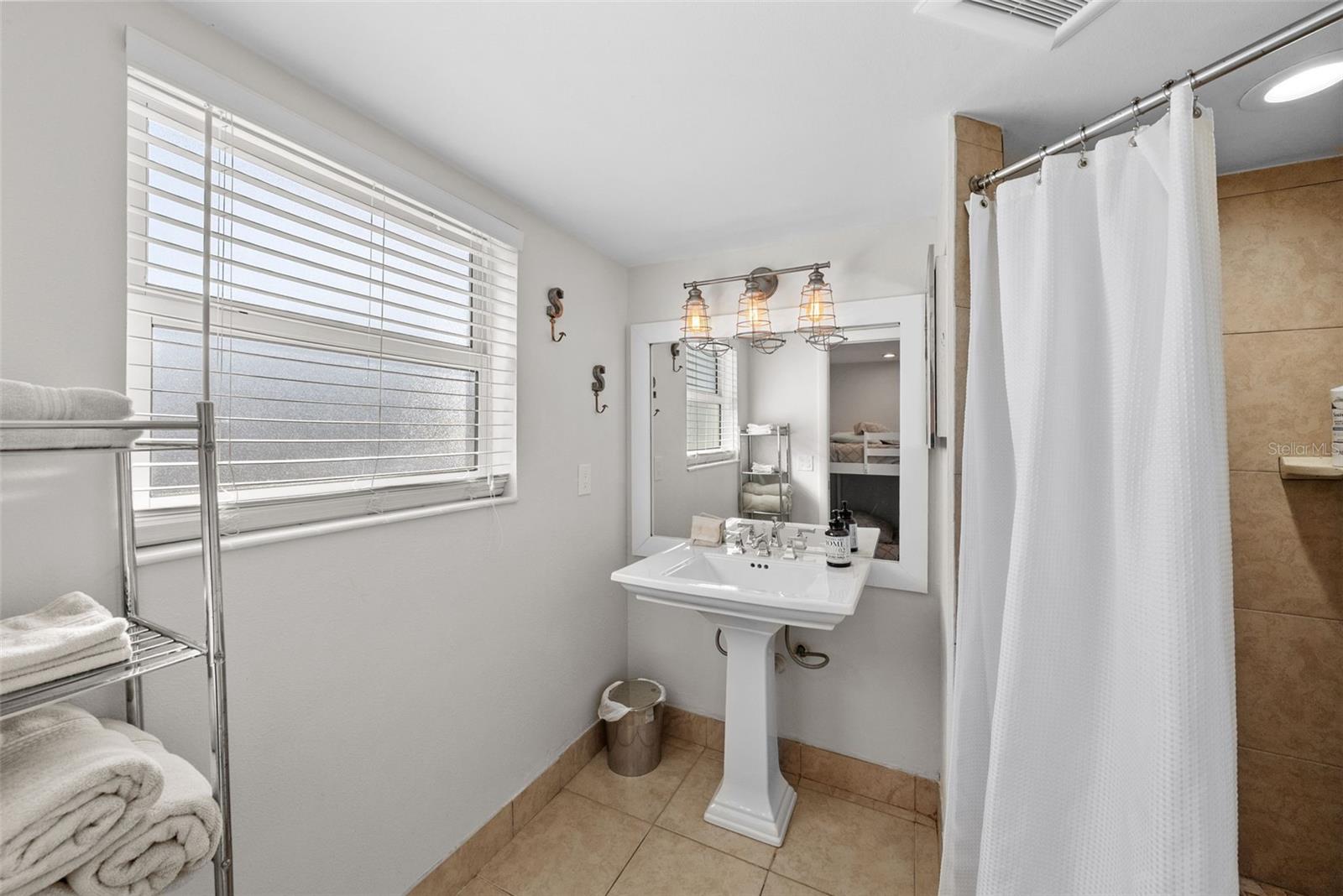 439 CAUSEWAY BLVD, DUNEDIN, FL, 34698