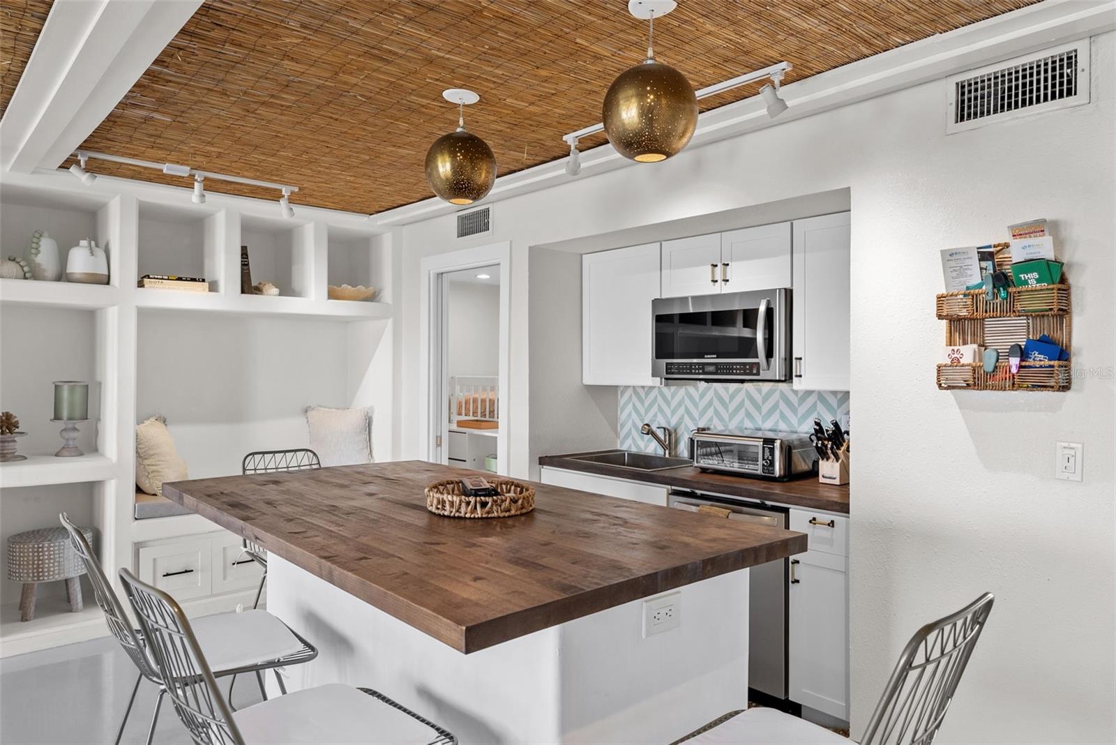 439 CAUSEWAY BLVD, DUNEDIN, FL, 34698