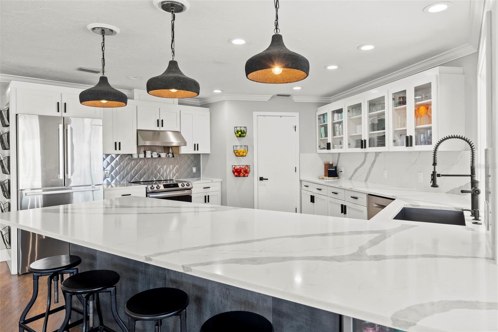 439 CAUSEWAY BLVD, DUNEDIN, FL, 34698