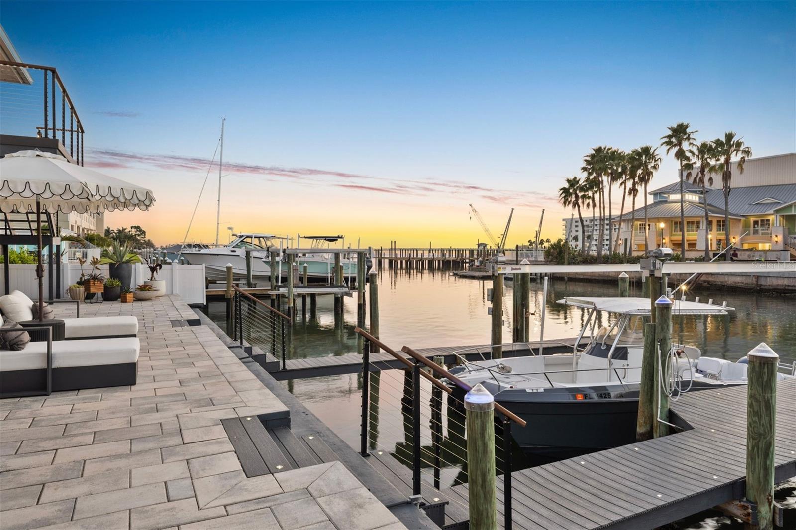 439 CAUSEWAY BLVD, DUNEDIN, FL, 34698