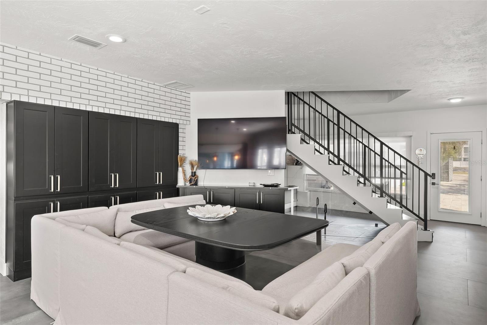 439 CAUSEWAY BLVD, DUNEDIN, FL, 34698