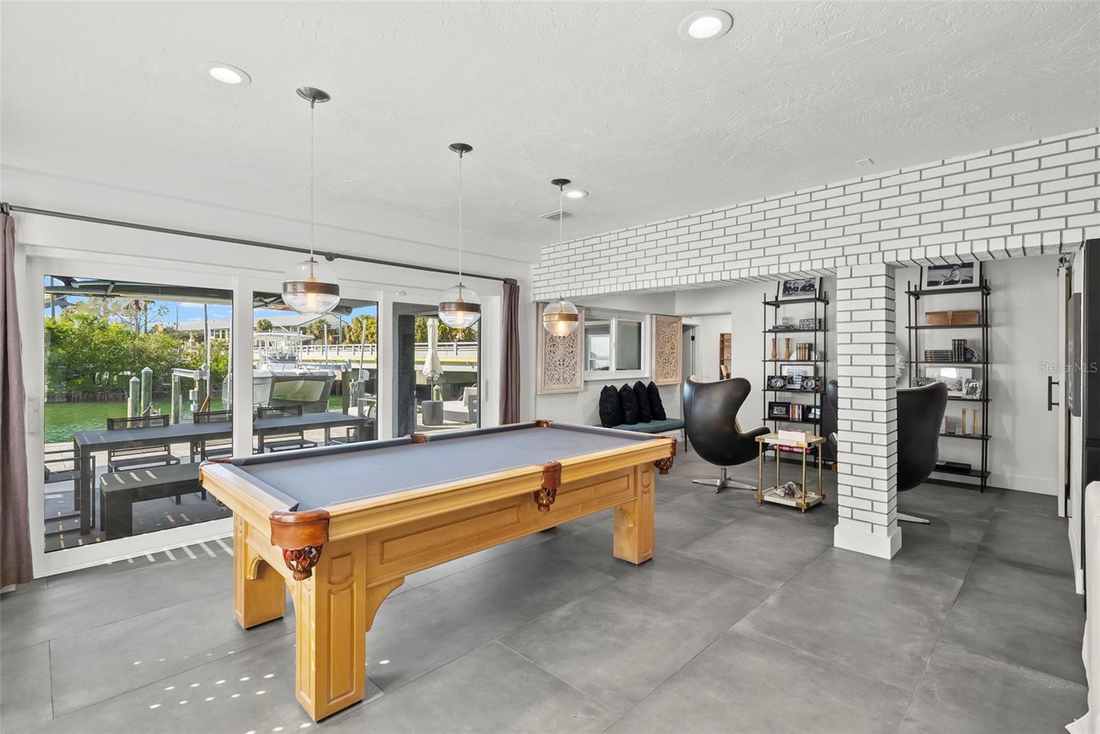 439 CAUSEWAY BLVD, DUNEDIN, FL, 34698