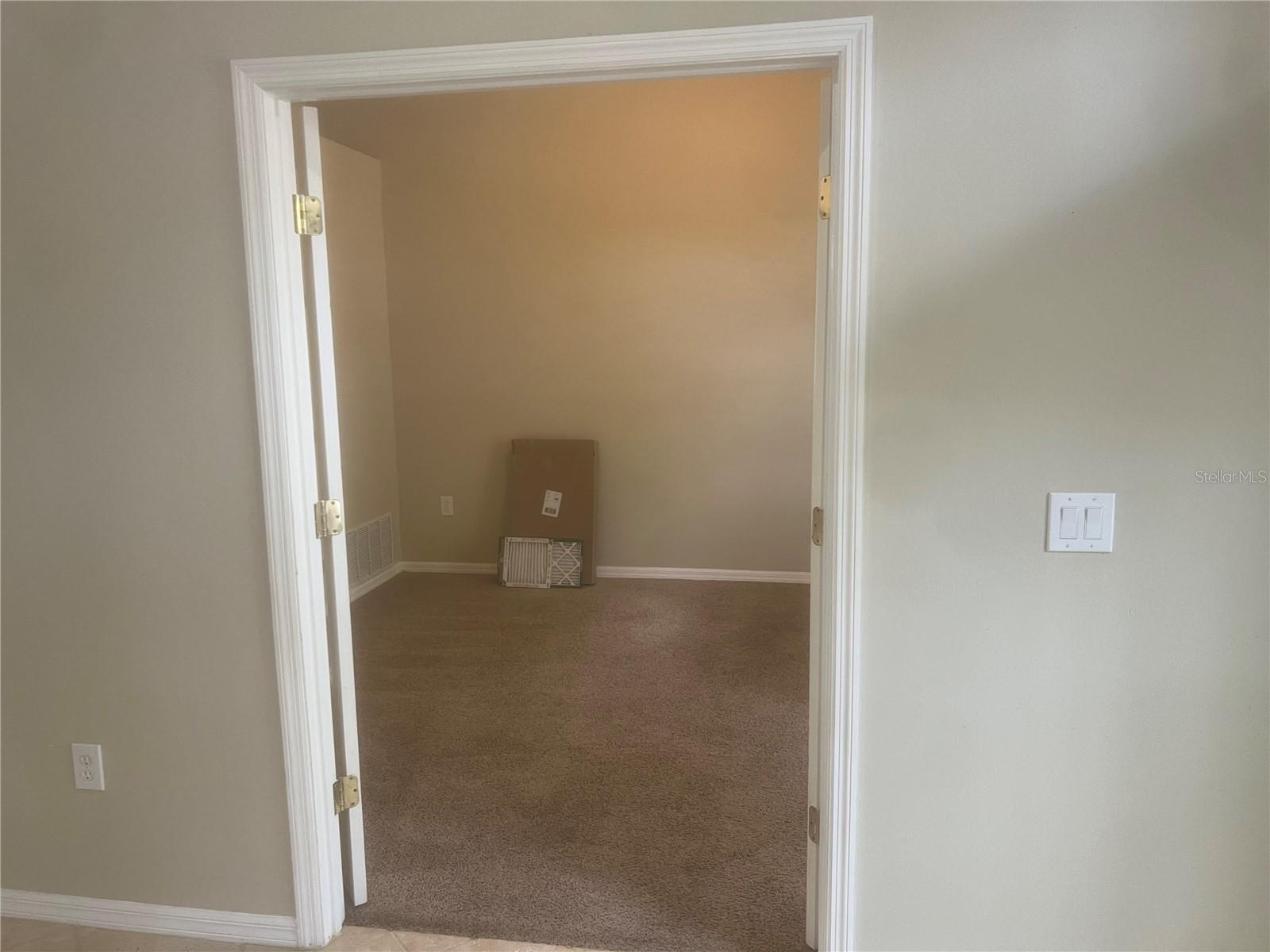 10237 SHADOW BRANCH DR, TAMPA, FL, 33647