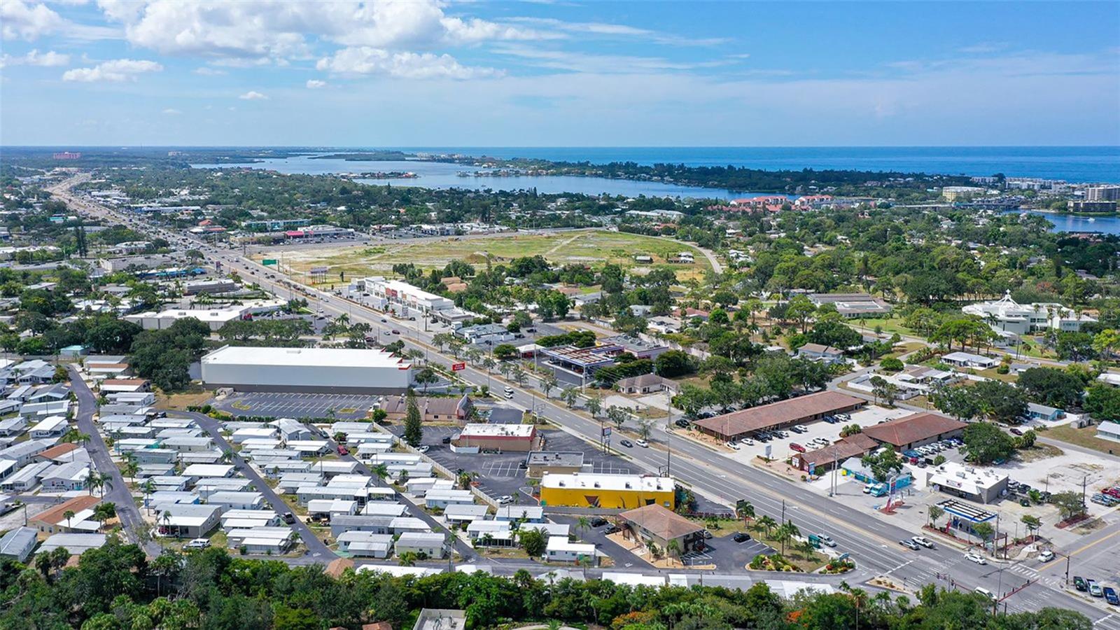 208 SOUTHWINDS DR, SARASOTA, FL, 34231