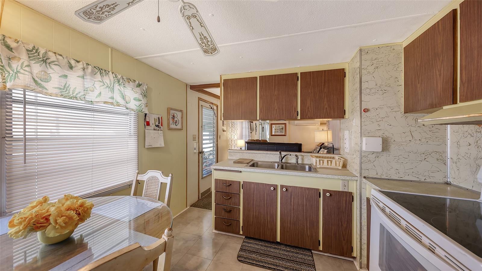 208 SOUTHWINDS DR, SARASOTA, FL, 34231