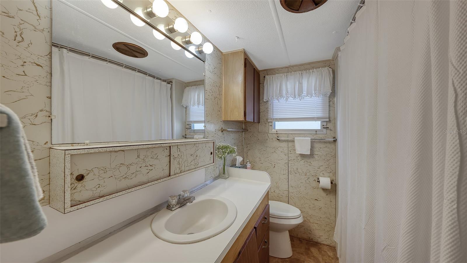 208 SOUTHWINDS DR, SARASOTA, FL, 34231