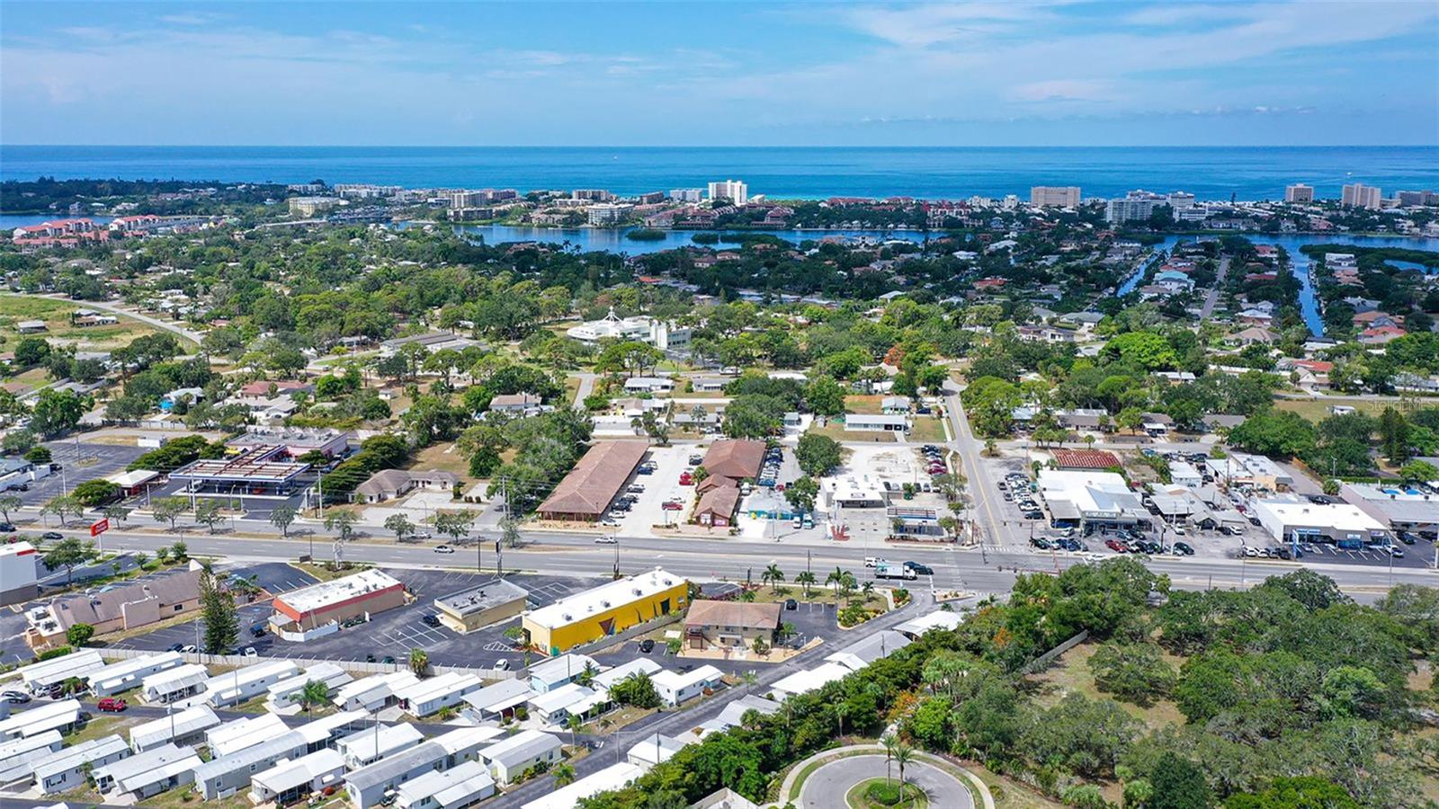 208 SOUTHWINDS DR, SARASOTA, FL, 34231