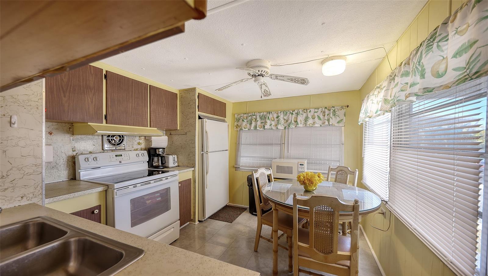 208 SOUTHWINDS DR, SARASOTA, FL, 34231