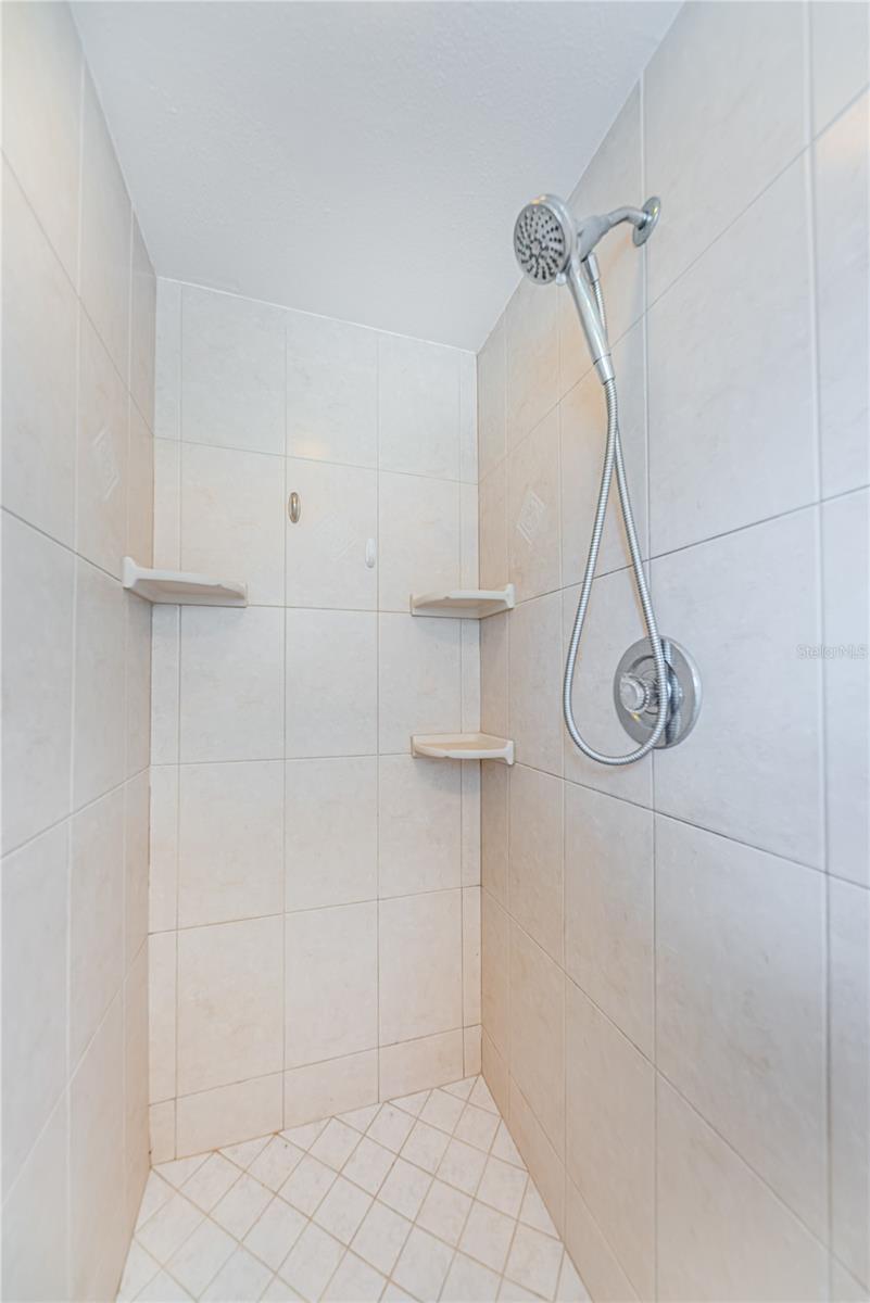 6804 SEAFAIRER DR, TAMPA, FL, 33615