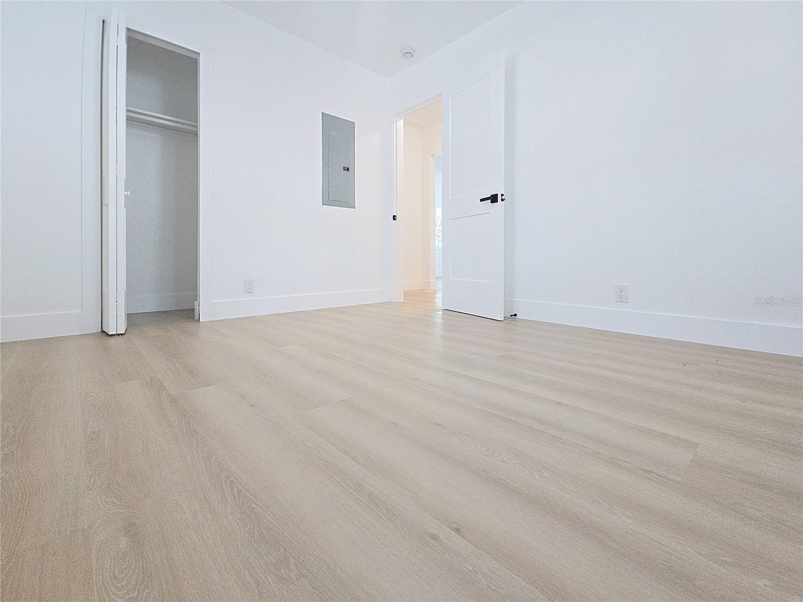 1035 15TH AVE S, ST PETERSBURG, FL, 33705