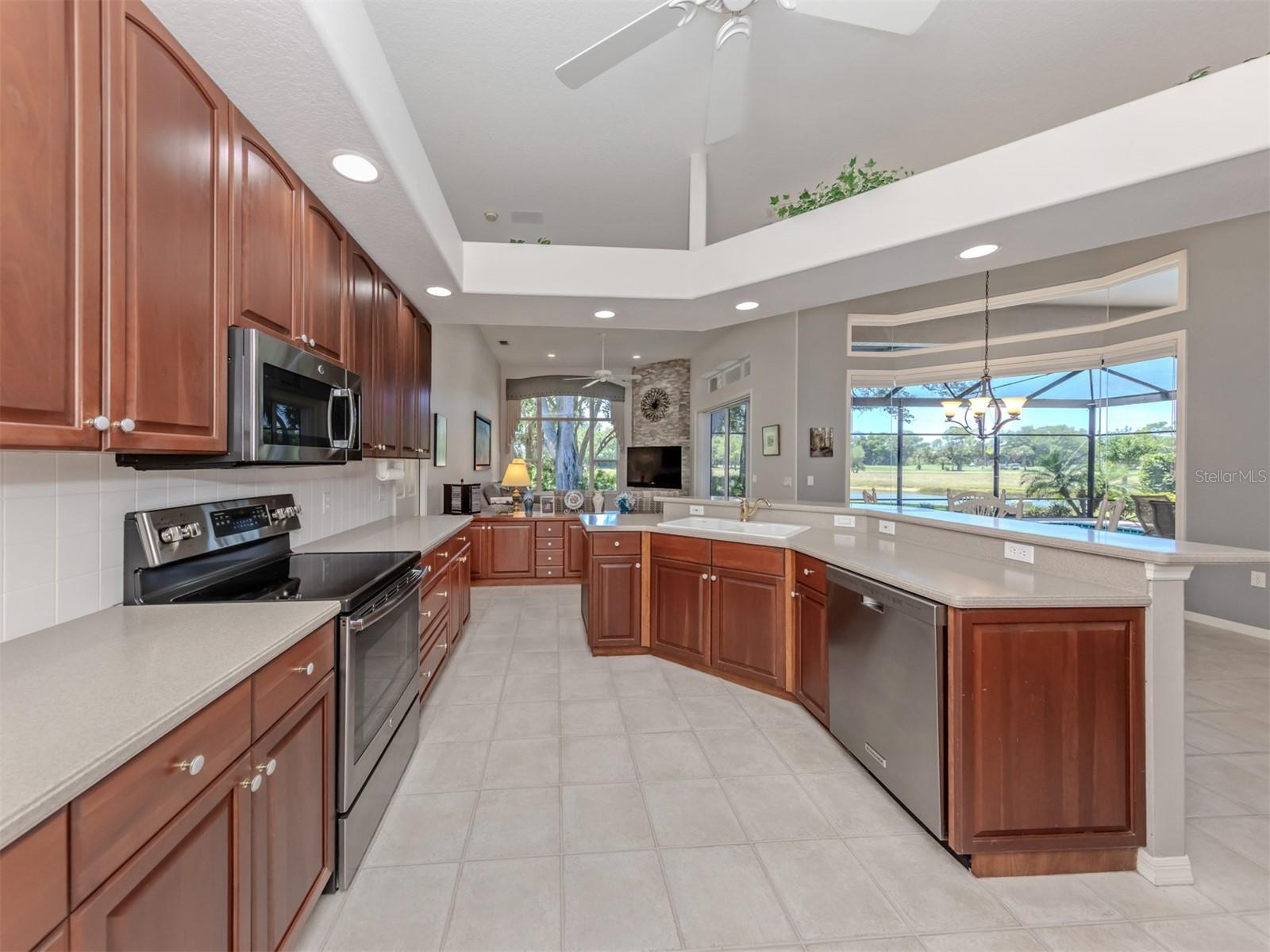 2120 MUSKOGEE TRL, NOKOMIS, FL, 34275