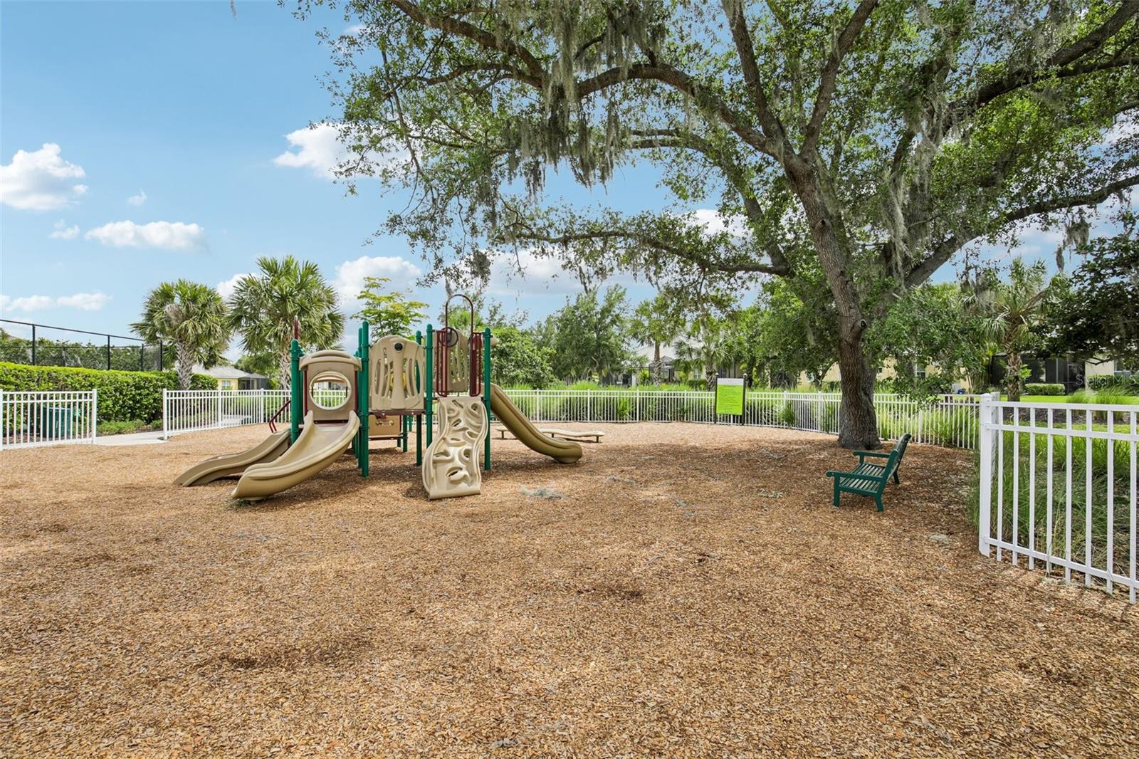 12307 WHISPER LAKE DR, BRADENTON, FL, 34211